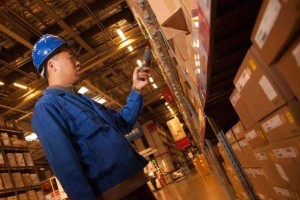 本著對(duì)客戶負(fù)責(zé)任的態(tài)度，奉行品質(zhì)與服務(wù)并重的經(jīng)營理念；所有貨物送入<a href='http://www.wap.pegae.cn/' title='貨運(yùn)信息部' target='_blank'>貨運(yùn)信息部</a>的倉庫之前，我們會(huì)詳細(xì)核對(duì)送貨單，確認(rèn)數(shù)量、批次、型號(hào)、儲(chǔ)存條件等詳細(xì)，并對(duì)貨物運(yùn)輸破損數(shù)量進(jìn)行登記，經(jīng)送貨人員與倉庫人員雙方確認(rèn)后簽收入庫。